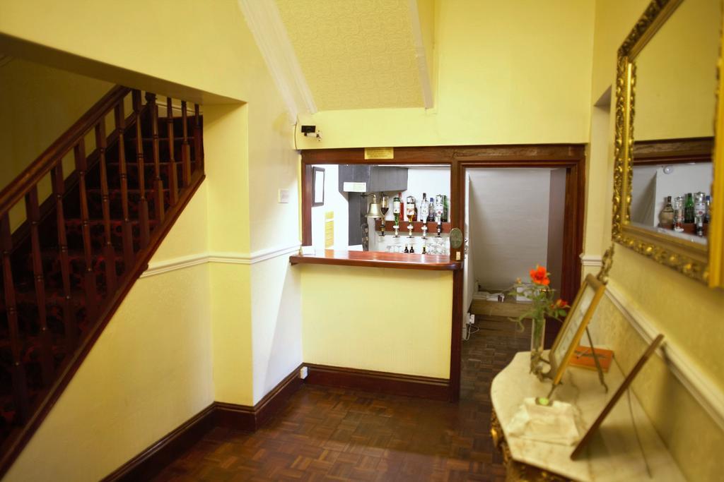 Hamilton Court Hotel Chester Exterior foto