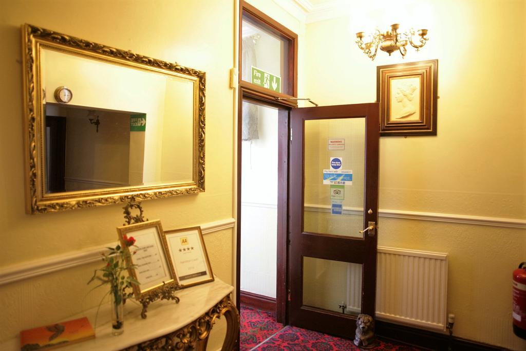 Hamilton Court Hotel Chester Exterior foto