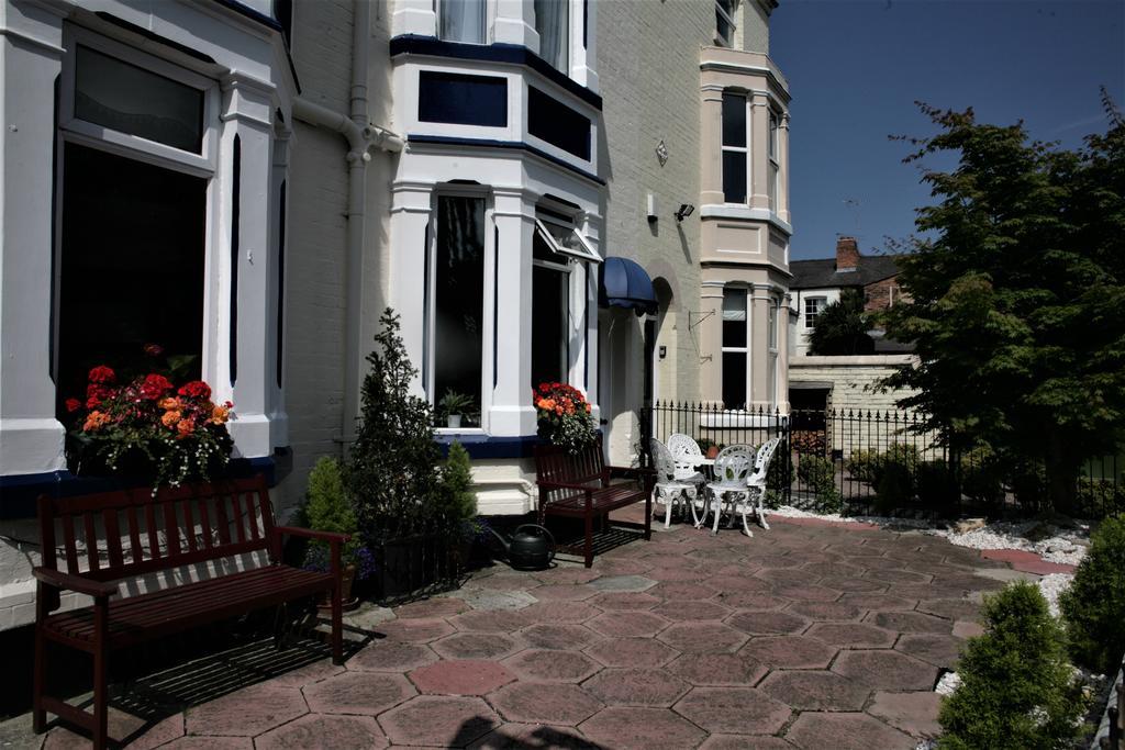 Hamilton Court Hotel Chester Exterior foto